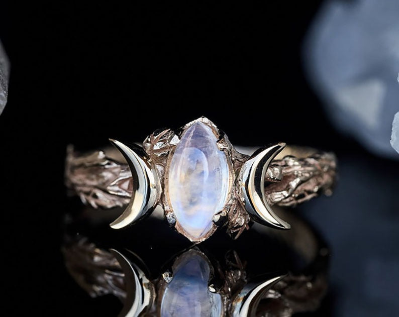 Moonstone Ring“Soma”-SS-Moonstone Jewelry