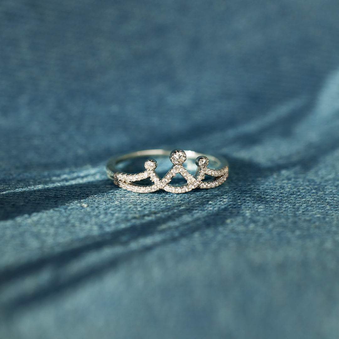 Queen Minimalist Crown Ring
