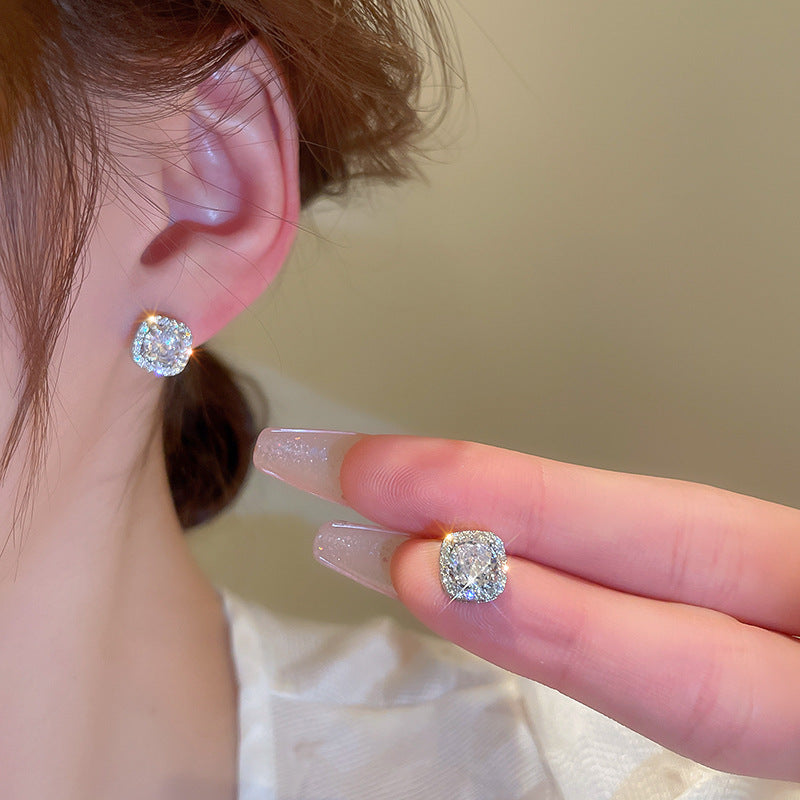 🌸French Style Minimalist Diamond Earrings
