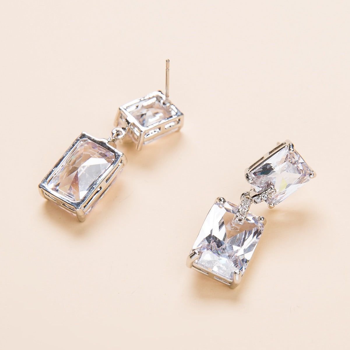 🌸French Style Minimalist Diamond Earrings