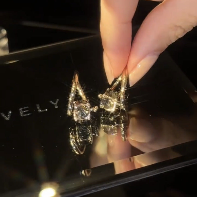 🌸French Style Minimalist Rotatable Zircon Earrings
