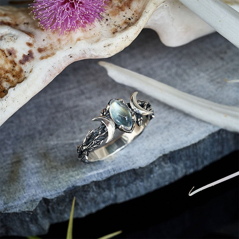 Moonstone Ring“Soma”-SS-Moonstone Jewelry