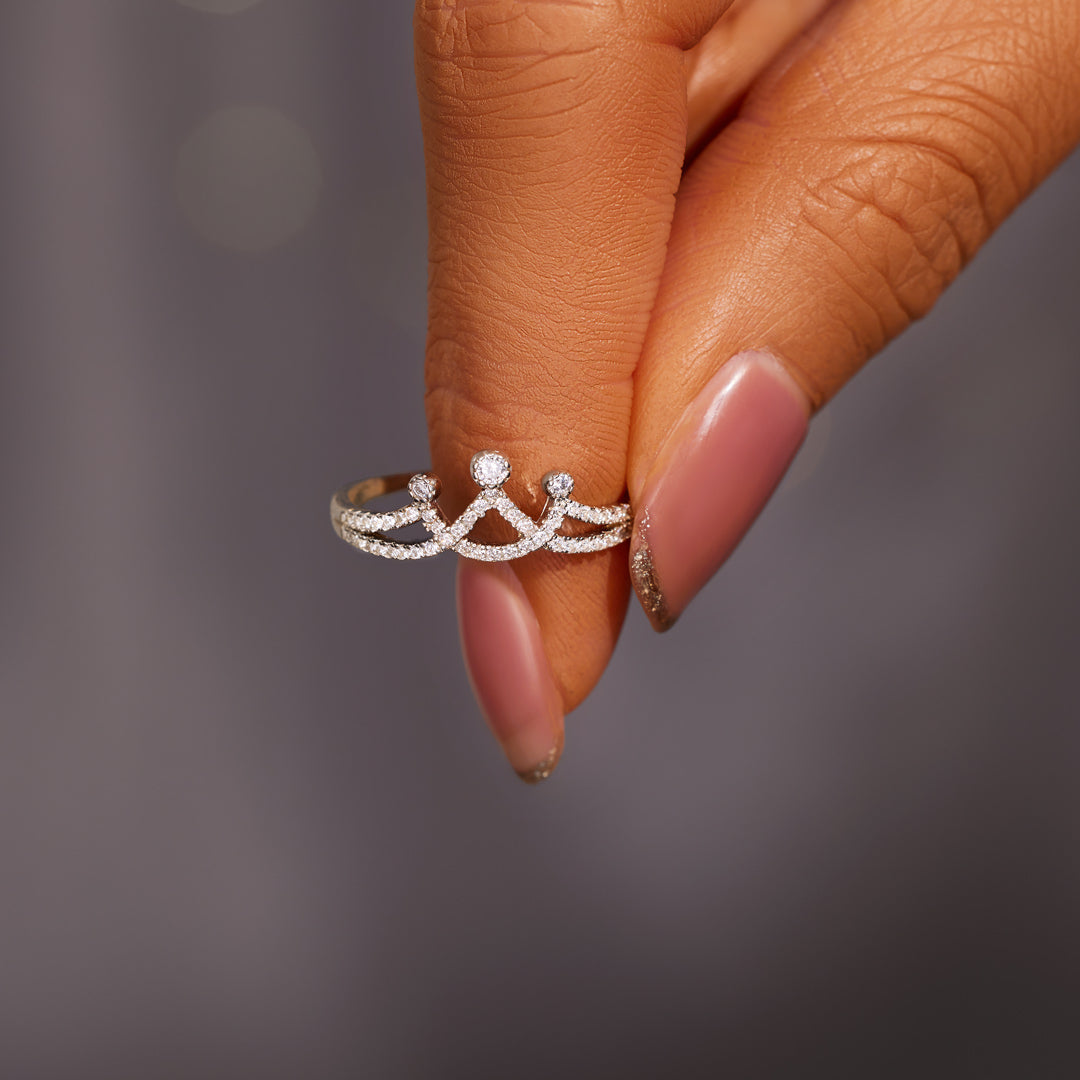 Queen Minimalist Crown Ring