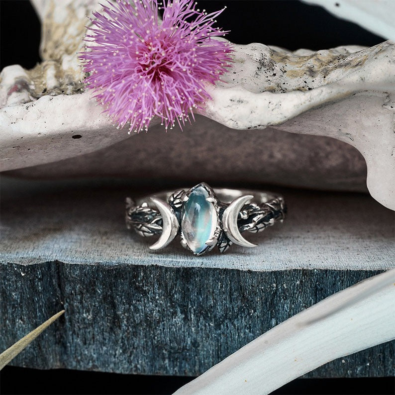 Moonstone Ring“Soma”-SS-Moonstone Jewelry