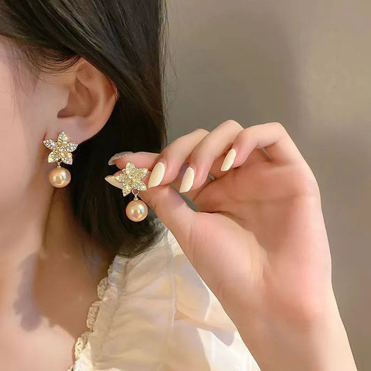 Hot Sale🎁Sparkling Pearl Flower Earrings