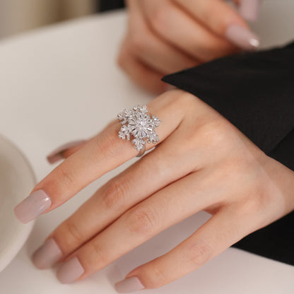 Elegant Rotating Crystal Snowflake Ring