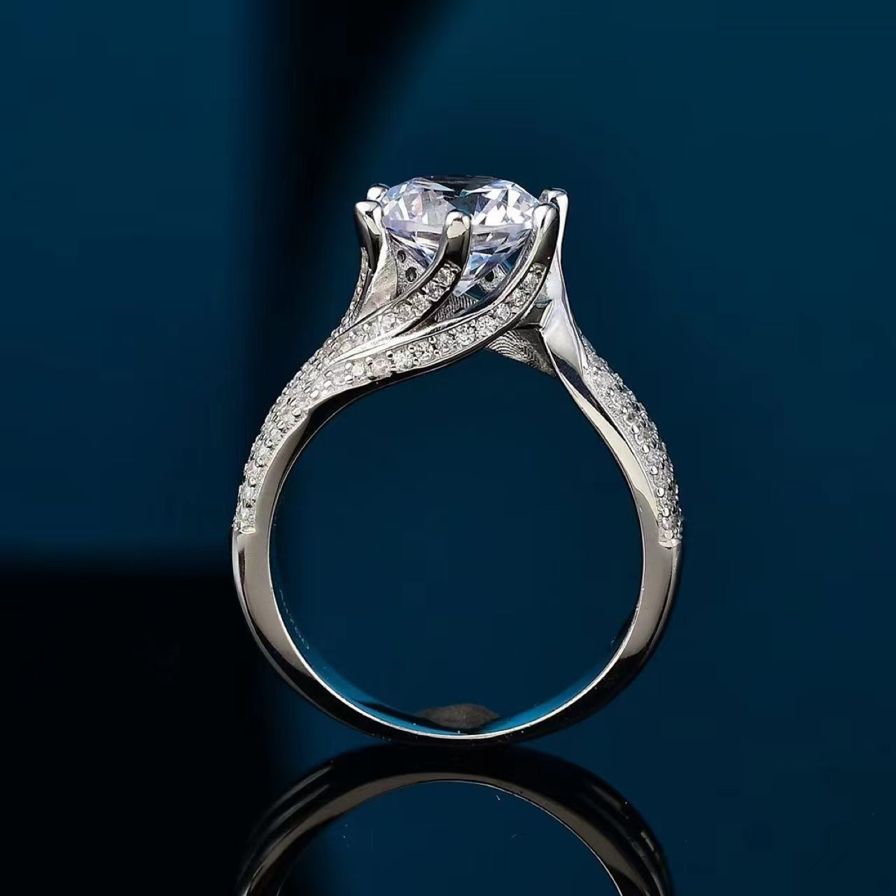 3-Carat Super Sparkling Round Moissanite Ring
