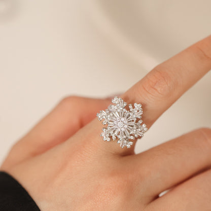 Elegant Rotating Crystal Snowflake Ring