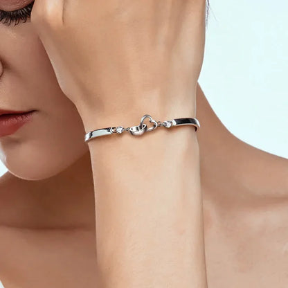 FOR LOVE - INTERLOCKING HEART BRACELET