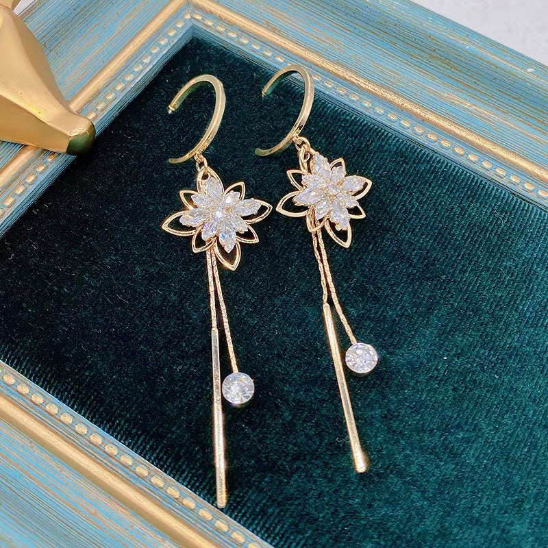 Hot Sale🎁Shiny Lotus Tassel Earrings