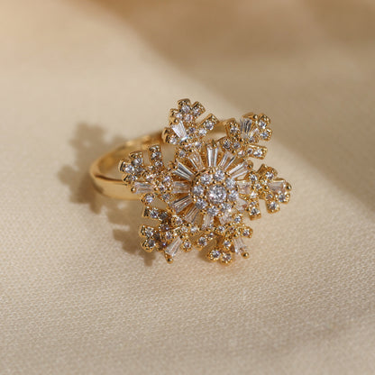 Elegant Rotating Crystal Snowflake Ring