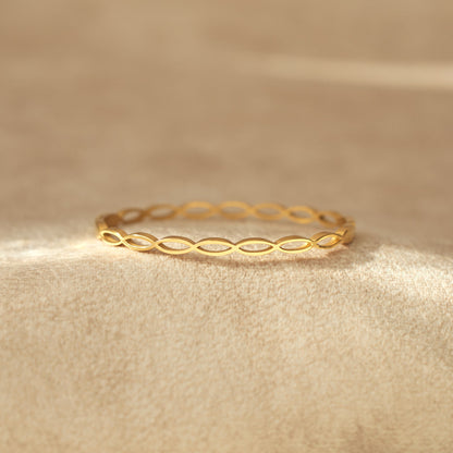 Small Circle Of Female Friends Matching Weave Bracelet