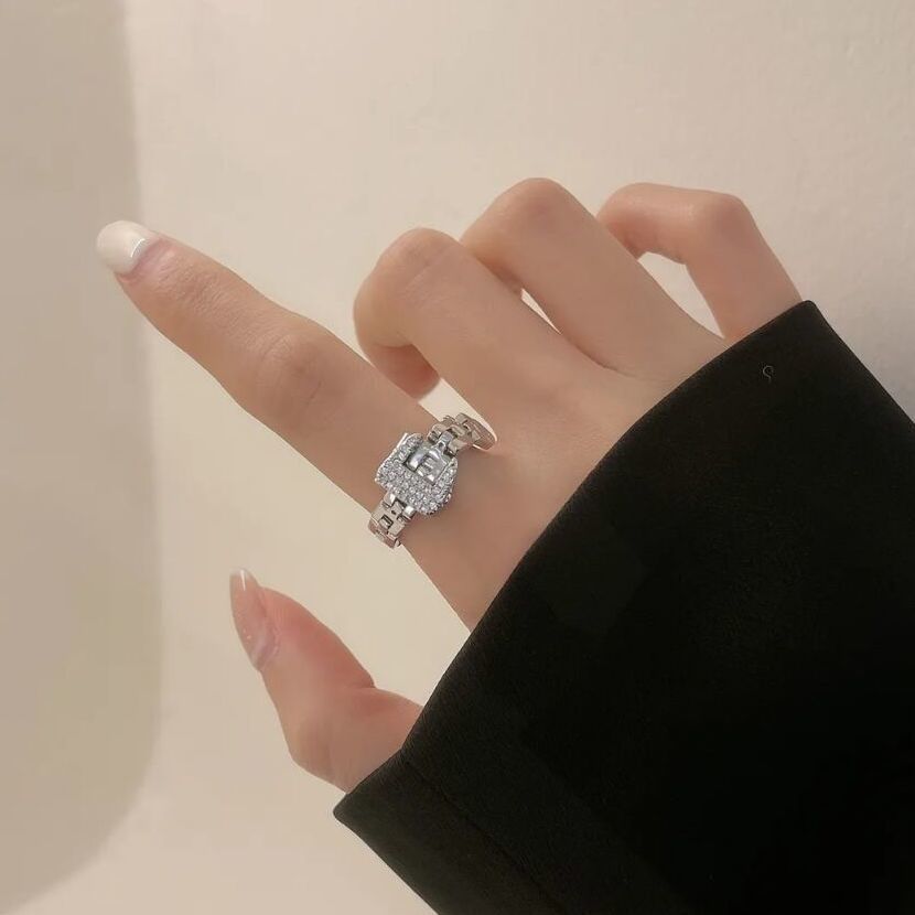Fashionable Adjustable Buckle Ring