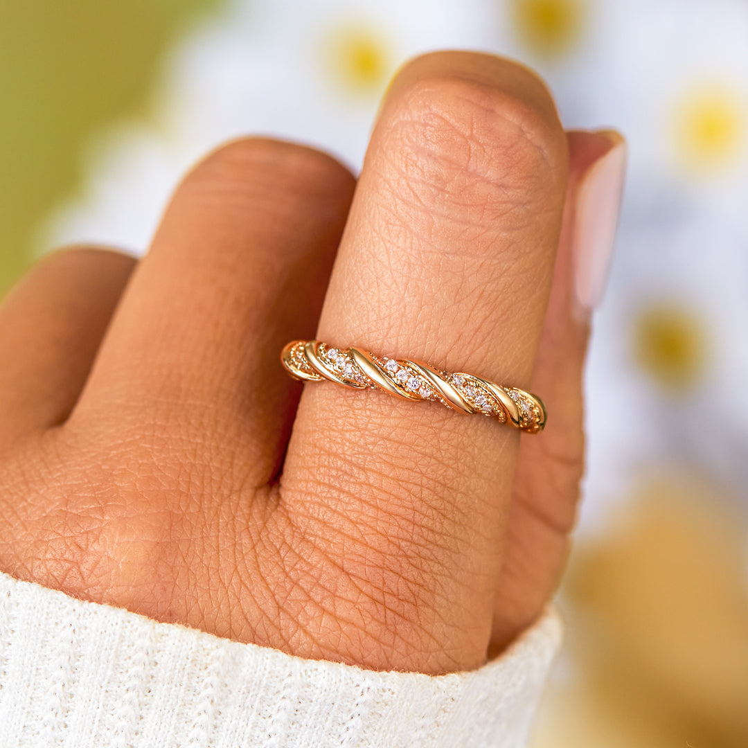 Sisters For Eternity Infinity Twisted Gold Ring