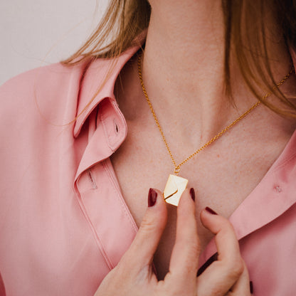 🌸2024 Spring Hot Sale✨Customized Envelope Necklace
