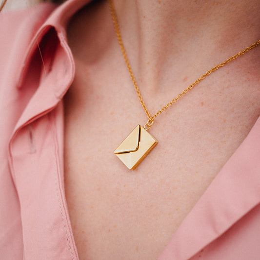 🌸2024 Spring Hot Sale✨Customized Envelope Necklace