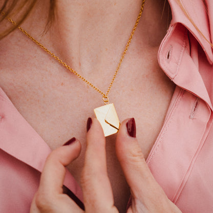 🌸2024 Spring Hot Sale✨Customized Envelope Necklace