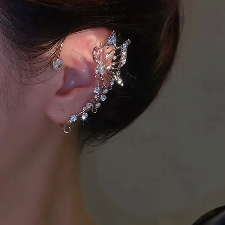 🌸2024 Spring Hot Sale✨HOLLOW BUTTERFLY STYLE ZIRCON EARRINGS