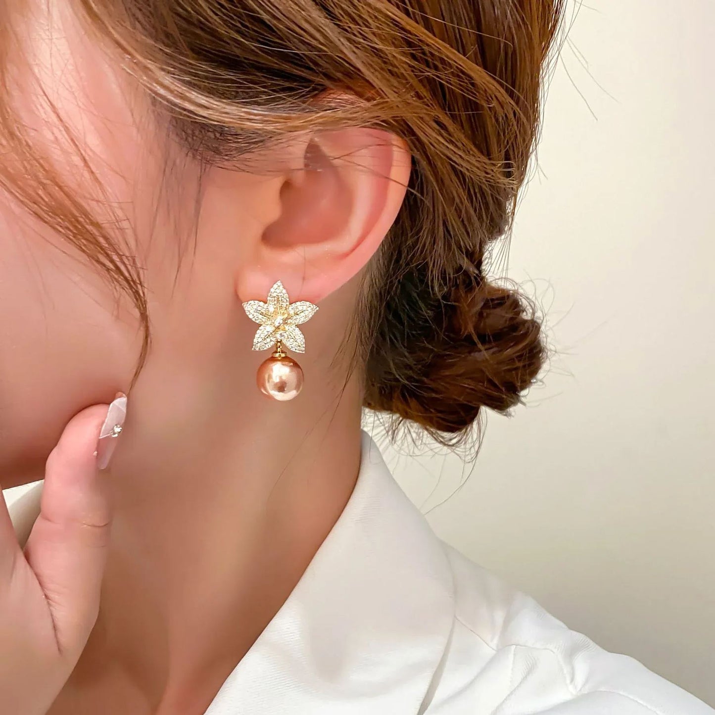 Hot Sale🎁Sparkling Pearl Flower Earrings