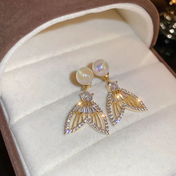 🌸Sparkling Mermaid Pearl Fishtail Earrings