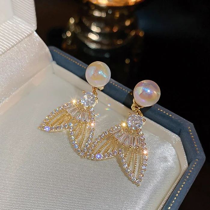 🌸Sparkling Mermaid Pearl Fishtail Earrings