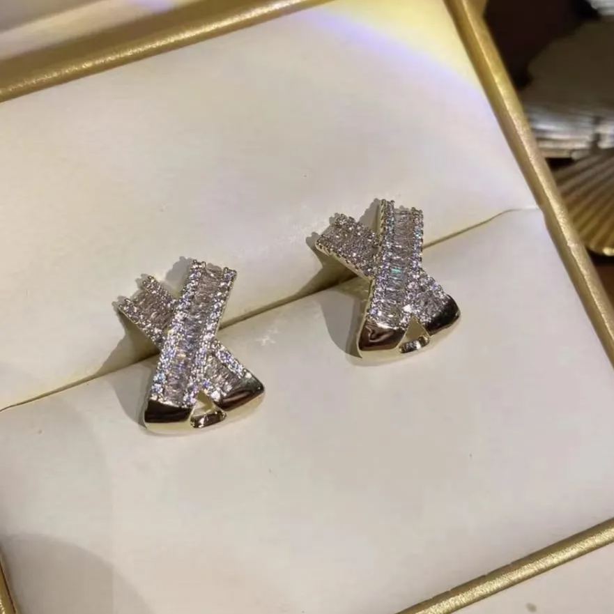 🌸Cross Diamond Stud Earrings
