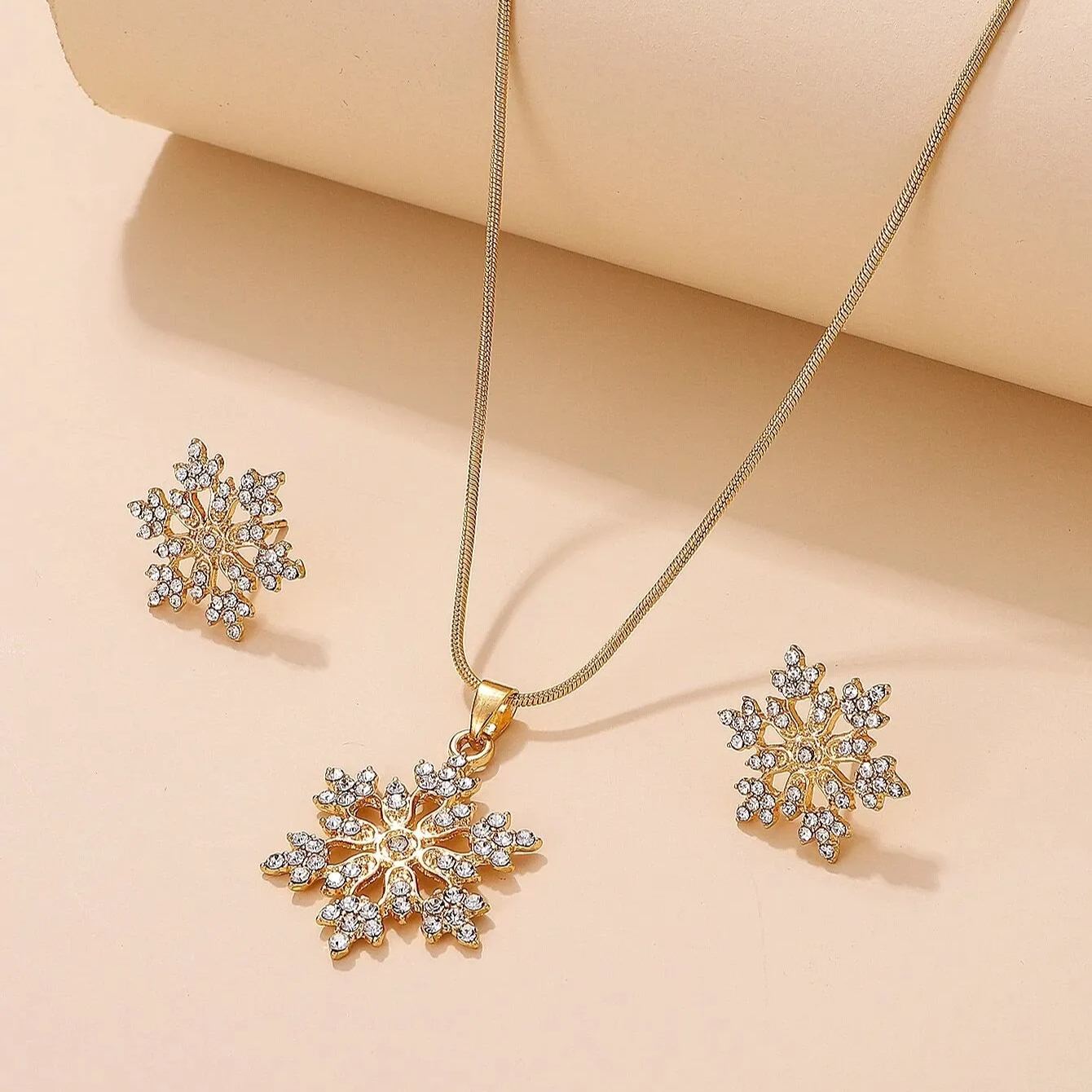 🔥Summer Hot Sale🌊	Diamonds Snowflake Earrings Necklace Set
