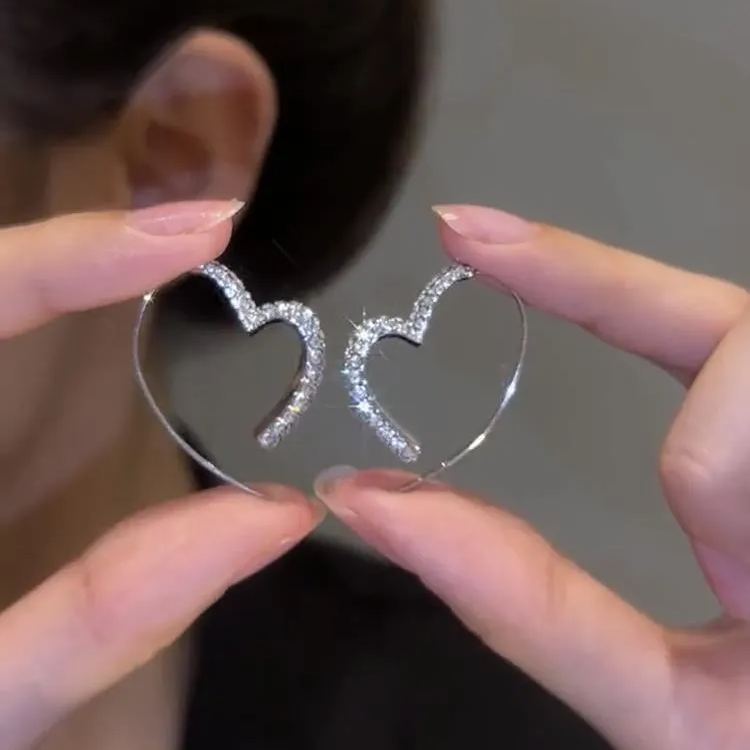 🌸French Style Heart Shaped Zircon Earrings