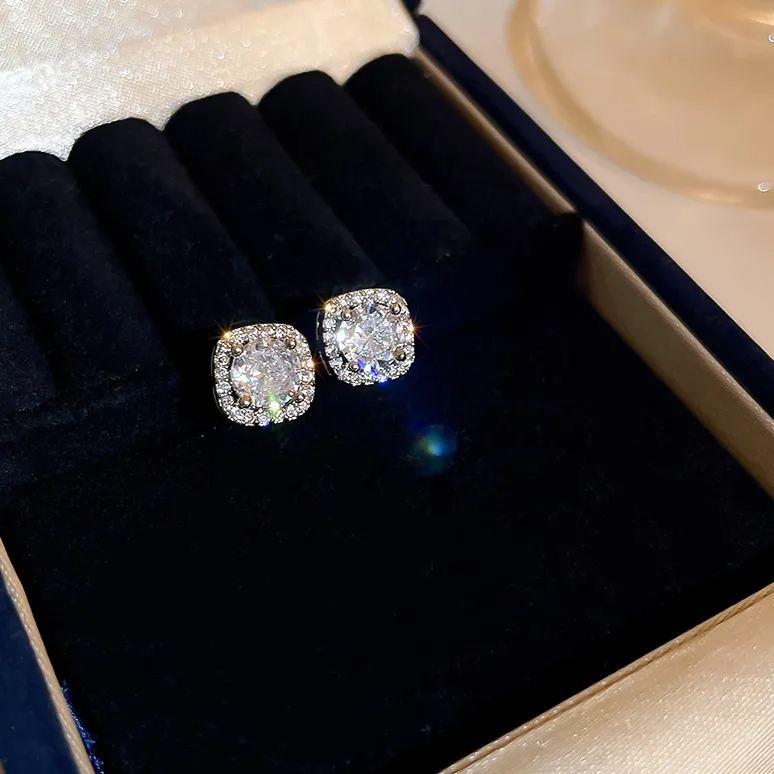 🌸French Style Minimalist Diamond Earrings